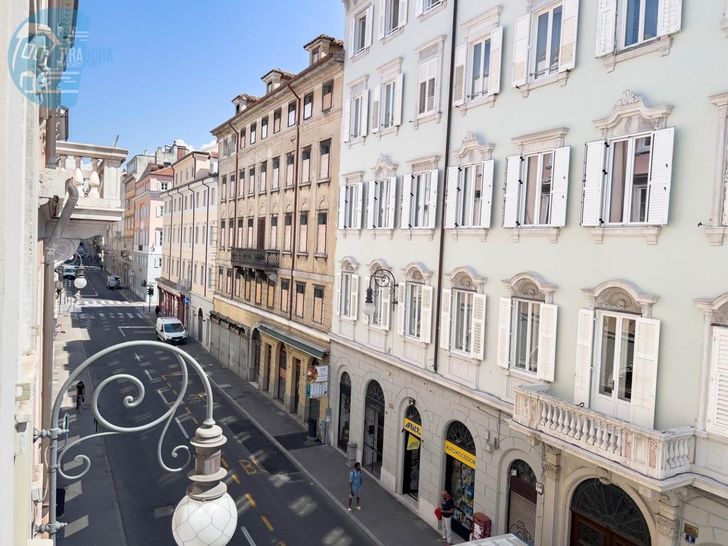 Cassa Di Risparmio 11 Tirabora Short Rent Трієст Екстер'єр фото